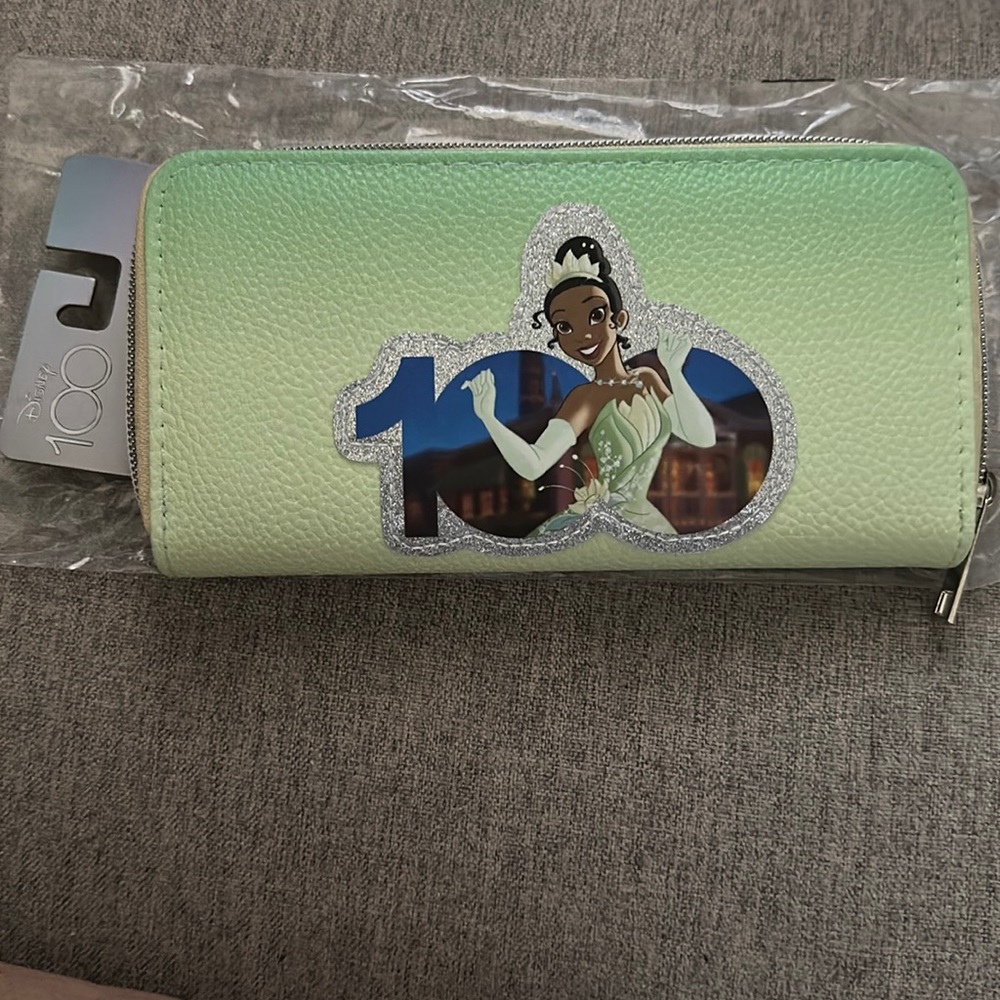 Limited Edition Tiana Zip Around wallet Disney 100